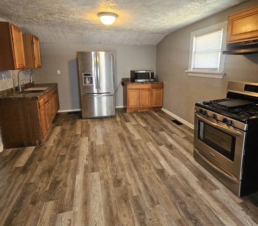 218 OAKWOOD, ROCKFORD, Illinois 61101, 5 Bedrooms Bedrooms, ,1 BathroomBathrooms,House,For Sale,OAKWOOD,202603290