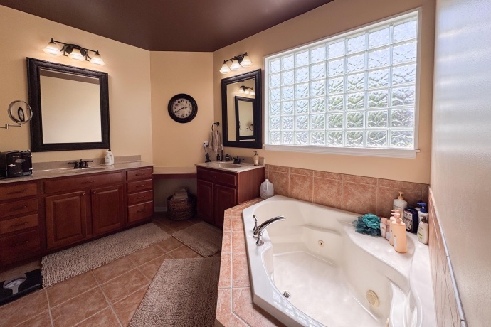 702 Hampton, LOVES PARK, Illinois 61111, 5 Bedrooms Bedrooms, ,3 BathroomsBathrooms,House,For Sale,Hampton,202603291