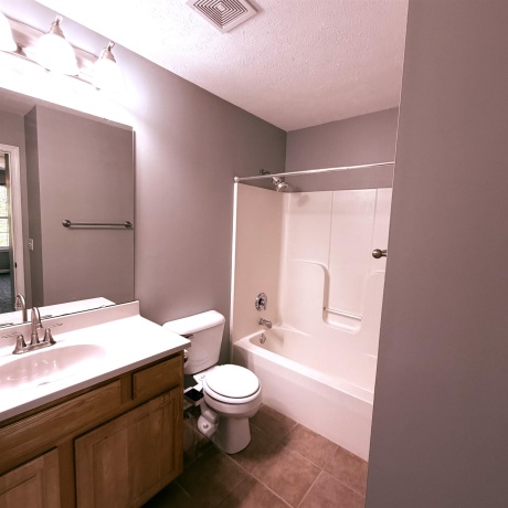 2433 RIVER OAKS #4, ROCKFORD, Illinois 61102, 3 Bedrooms Bedrooms, ,2 BathroomsBathrooms,Condominium,For Sale,RIVER OAKS #4,202603300