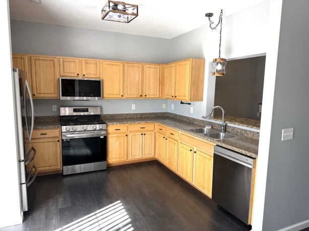 2433 RIVER OAKS #4, ROCKFORD, Illinois 61102, 3 Bedrooms Bedrooms, ,2 BathroomsBathrooms,Condominium,For Sale,RIVER OAKS #4,202603300