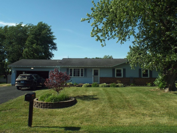 310 Lu Mar, PEARL CITY, Illinois 61062, 3 Bedrooms Bedrooms, ,1 BathroomBathrooms,House,For Sale,Lu Mar,202603298