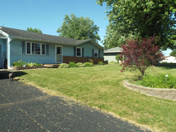 310 Lu Mar, PEARL CITY, Illinois 61062, 3 Bedrooms Bedrooms, ,1 BathroomBathrooms,House,For Sale,Lu Mar,202603298
