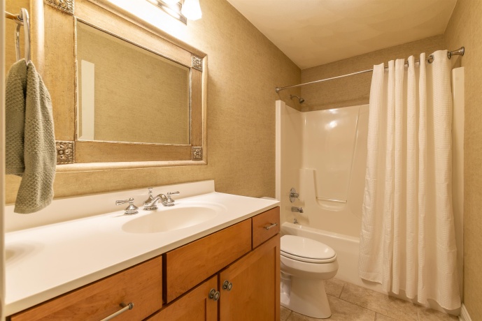 1021 Bertram, FREEPORT, Illinois 61032, 3 Bedrooms Bedrooms, ,3 BathroomsBathrooms,Condominium,For Sale,Bertram,202603307