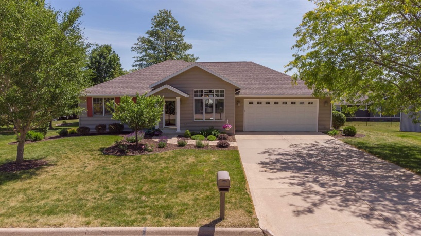 1021 Bertram, FREEPORT, Illinois 61032, 3 Bedrooms Bedrooms, ,3 BathroomsBathrooms,Condominium,For Sale,Bertram,202603307