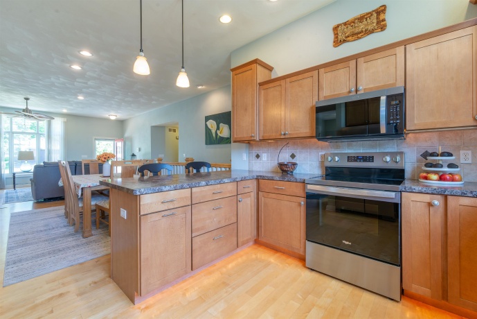 1021 Bertram, FREEPORT, Illinois 61032, 3 Bedrooms Bedrooms, ,3 BathroomsBathrooms,Condominium,For Sale,Bertram,202603307