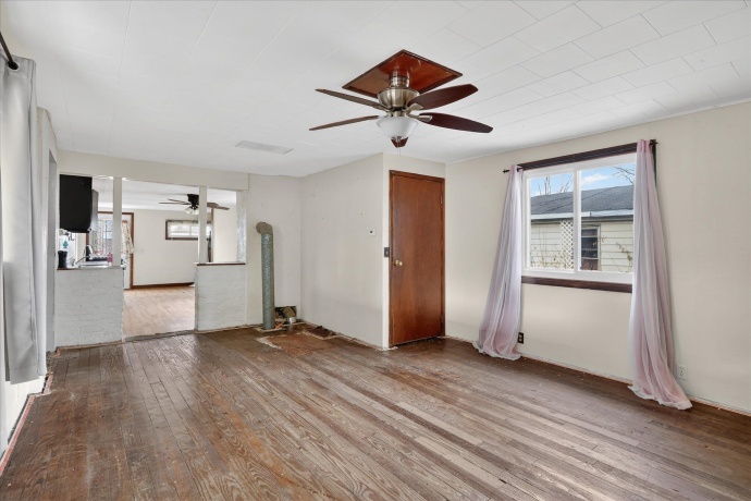 2929 Sewell, ROCKFORD, Illinois 61109, 2 Bedrooms Bedrooms, ,1 BathroomBathrooms,House,For Sale,Sewell,202603308