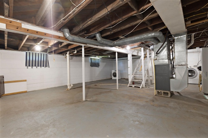 404 8th, OREGON, Illinois 61061, 2 Bedrooms Bedrooms, ,1 BathroomBathrooms,House,For Sale,8th,202603310