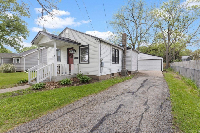 404 8th, OREGON, Illinois 61061, 2 Bedrooms Bedrooms, ,1 BathroomBathrooms,House,For Sale,8th,202603310