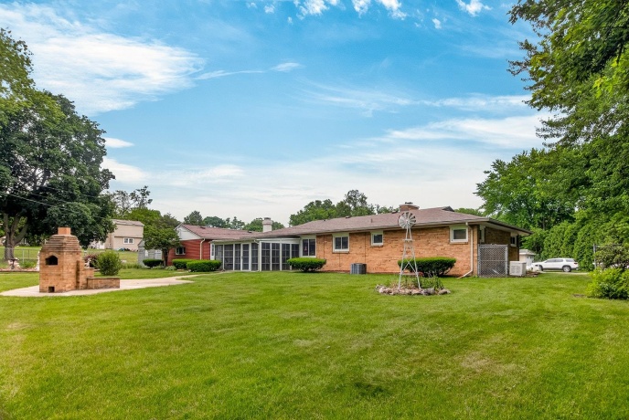 106 Superior, MACHESNEY PARK, Illinois 61115, 3 Bedrooms Bedrooms, ,2 BathroomsBathrooms,House,For Sale,Superior,202603312