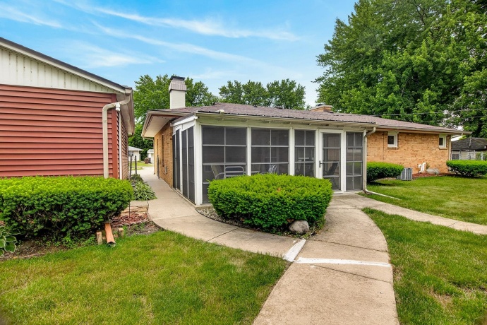 106 Superior, MACHESNEY PARK, Illinois 61115, 3 Bedrooms Bedrooms, ,2 BathroomsBathrooms,House,For Sale,Superior,202603312