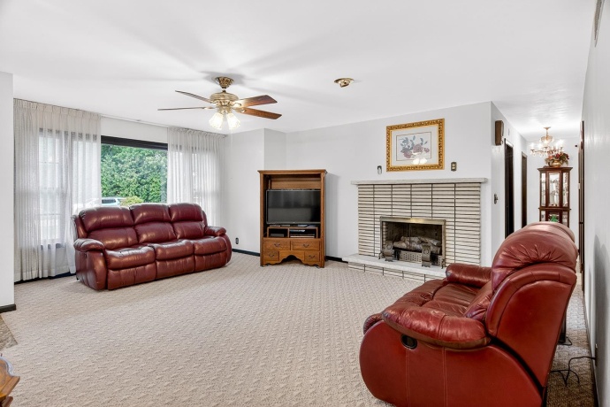 106 Superior, MACHESNEY PARK, Illinois 61115, 3 Bedrooms Bedrooms, ,2 BathroomsBathrooms,House,For Sale,Superior,202603312