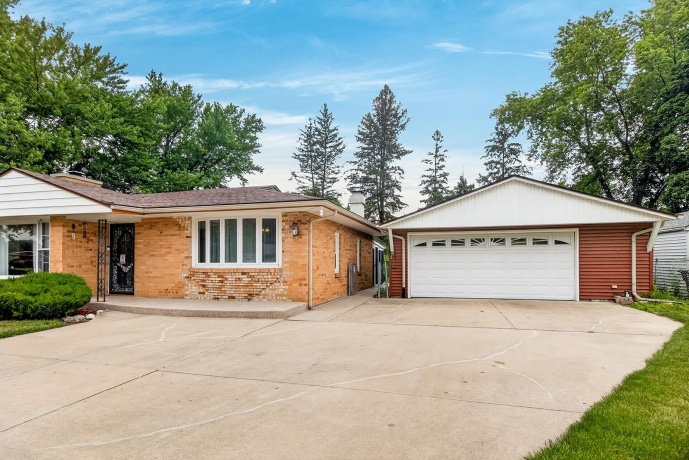 106 Superior, MACHESNEY PARK, Illinois 61115, 3 Bedrooms Bedrooms, ,2 BathroomsBathrooms,House,For Sale,Superior,202603312