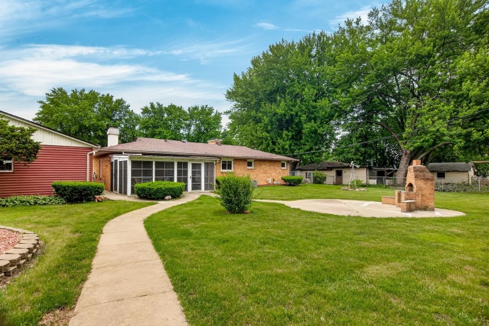 106 Superior, MACHESNEY PARK, Illinois 61115, 3 Bedrooms Bedrooms, ,2 BathroomsBathrooms,House,For Sale,Superior,202603312