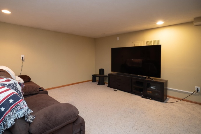 3040 Beutell, MACHESNEY PARK, Illinois 61115, 3 Bedrooms Bedrooms, ,2 BathroomsBathrooms,House,For Sale,Beutell,202603314