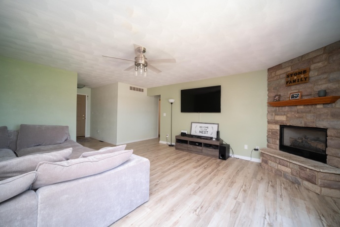 3040 Beutell, MACHESNEY PARK, Illinois 61115, 3 Bedrooms Bedrooms, ,2 BathroomsBathrooms,House,For Sale,Beutell,202603314