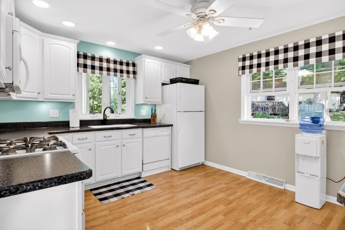 5010 Guilford, ROCKFORD, Illinois 61107, 4 Bedrooms Bedrooms, ,2 BathroomsBathrooms,House,For Sale,Guilford,202603318
