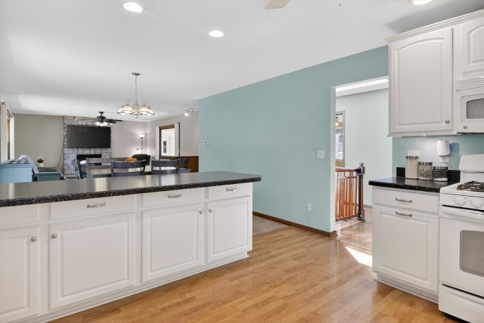 5010 Guilford, ROCKFORD, Illinois 61107, 4 Bedrooms Bedrooms, ,2 BathroomsBathrooms,House,For Sale,Guilford,202603318