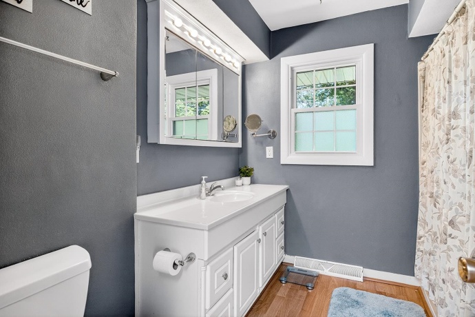 5010 Guilford, ROCKFORD, Illinois 61107, 4 Bedrooms Bedrooms, ,2 BathroomsBathrooms,House,For Sale,Guilford,202603318