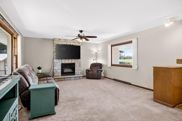 5010 Guilford, ROCKFORD, Illinois 61107, 4 Bedrooms Bedrooms, ,2 BathroomsBathrooms,House,For Sale,Guilford,202603318
