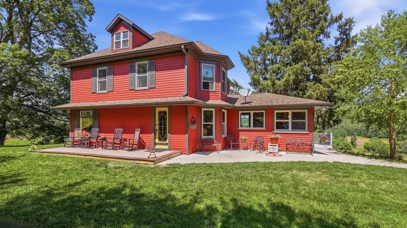 2181 Irish Hollow, GALENA, Illinois 61036, 3 Bedrooms Bedrooms, ,1 BathroomBathrooms,House,For Sale,Irish Hollow,202603323