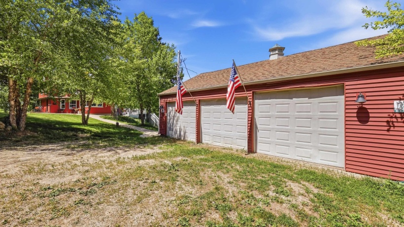2181 Irish Hollow, GALENA, Illinois 61036, 3 Bedrooms Bedrooms, ,1 BathroomBathrooms,House,For Sale,Irish Hollow,202603323