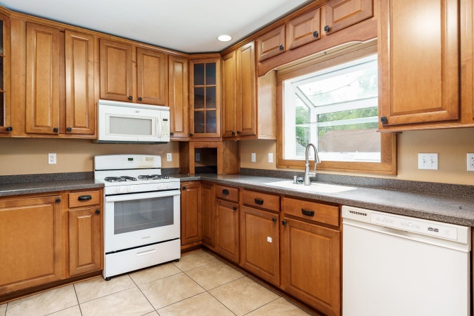 229 Gardiner, ROCKFORD, Illinois 61107, 3 Bedrooms Bedrooms, ,1 BathroomBathrooms,House,For Sale,Gardiner,202603324