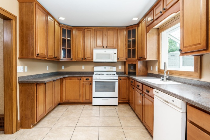 229 Gardiner, ROCKFORD, Illinois 61107, 3 Bedrooms Bedrooms, ,1 BathroomBathrooms,House,For Sale,Gardiner,202603324