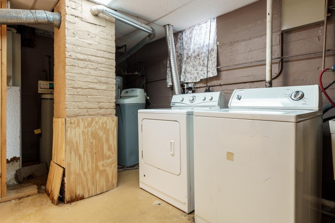 229 Gardiner, ROCKFORD, Illinois 61107, 3 Bedrooms Bedrooms, ,1 BathroomBathrooms,House,For Sale,Gardiner,202603324