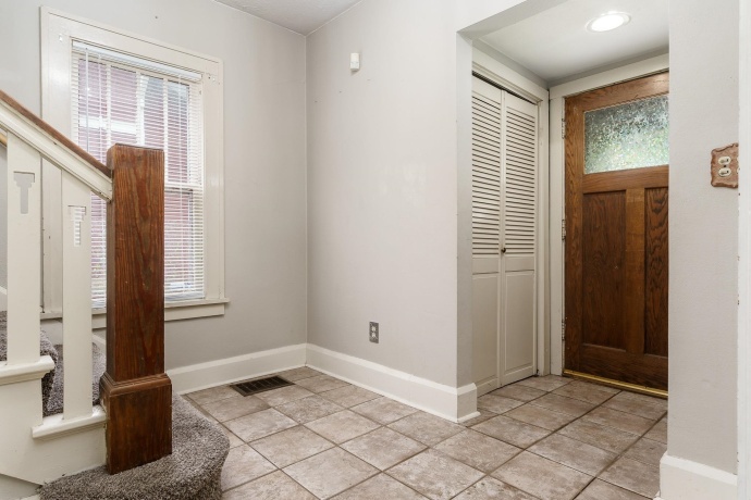 229 Gardiner, ROCKFORD, Illinois 61107, 3 Bedrooms Bedrooms, ,1 BathroomBathrooms,House,For Sale,Gardiner,202603324