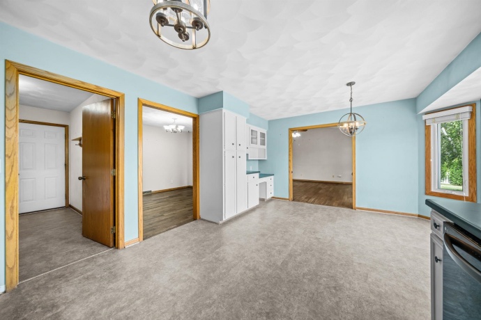 4276 Kensington, ROCKTON, Illinois 61072, 3 Bedrooms Bedrooms, ,2 BathroomsBathrooms,House,For Sale,Kensington,202603330