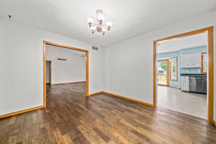 4276 Kensington, ROCKTON, Illinois 61072, 3 Bedrooms Bedrooms, ,2 BathroomsBathrooms,House,For Sale,Kensington,202603330