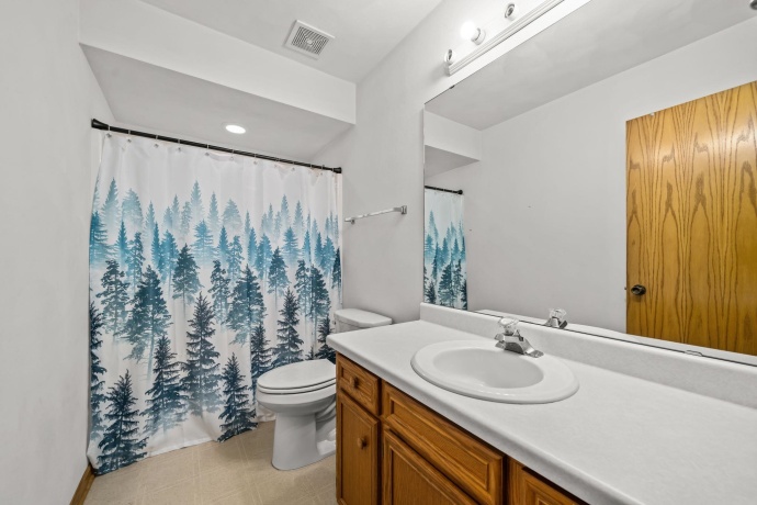 4276 Kensington, ROCKTON, Illinois 61072, 3 Bedrooms Bedrooms, ,2 BathroomsBathrooms,House,For Sale,Kensington,202603330