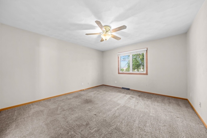 4276 Kensington, ROCKTON, Illinois 61072, 3 Bedrooms Bedrooms, ,2 BathroomsBathrooms,House,For Sale,Kensington,202603330