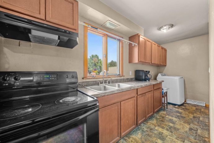 7125 Toms, ROCKFORD, Illinois 61101, 3 Bedrooms Bedrooms, ,2 BathroomsBathrooms,House,For Sale,Toms,202603331