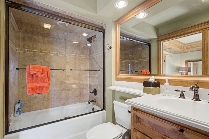 1 Hoffman, ELIZABETH, Illinois 61028, 5 Bedrooms Bedrooms, ,4 BathroomsBathrooms,House,For Sale,Hoffman,202603334