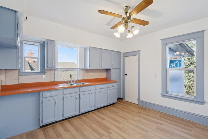 434 16th, ROCKFORD, Illinois 61104, ,2 Units,For Sale,16th,202603341