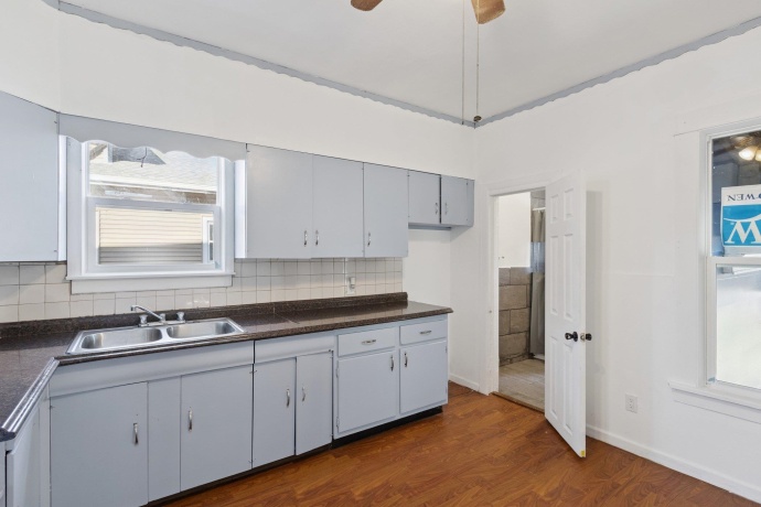 434 16th, ROCKFORD, Illinois 61104, ,2 Units,For Sale,16th,202603341