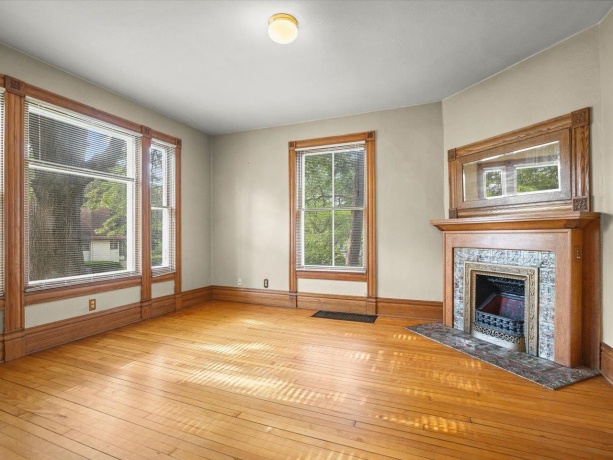1810 Oxford, ROCKFORD, Illinois 61103, 4 Bedrooms Bedrooms, ,2 BathroomsBathrooms,House,For Sale,Oxford,202603342