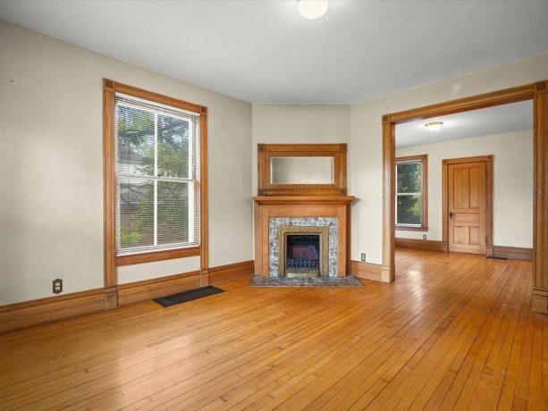 1810 Oxford, ROCKFORD, Illinois 61103, 4 Bedrooms Bedrooms, ,2 BathroomsBathrooms,House,For Sale,Oxford,202603342