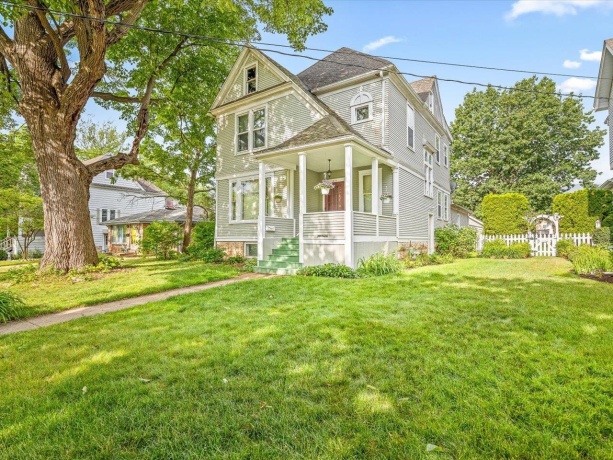1810 Oxford, ROCKFORD, Illinois 61103, 4 Bedrooms Bedrooms, ,2 BathroomsBathrooms,House,For Sale,Oxford,202603342