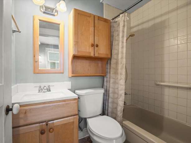 1810 Oxford, ROCKFORD, Illinois 61103, 4 Bedrooms Bedrooms, ,2 BathroomsBathrooms,House,For Sale,Oxford,202603342