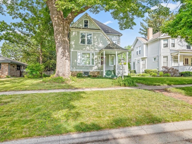 1810 Oxford, ROCKFORD, Illinois 61103, 4 Bedrooms Bedrooms, ,2 BathroomsBathrooms,House,For Sale,Oxford,202603342