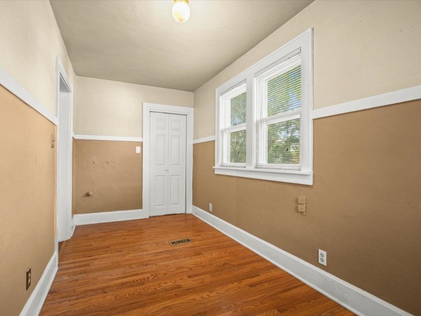 1810 Oxford, ROCKFORD, Illinois 61103, 4 Bedrooms Bedrooms, ,2 BathroomsBathrooms,House,For Sale,Oxford,202603342