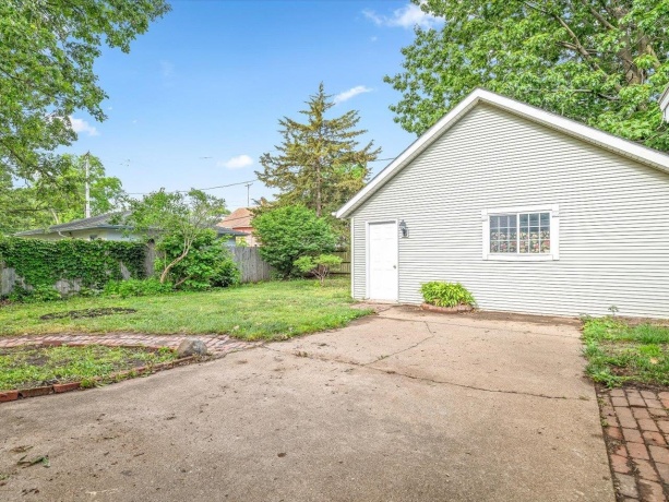1810 Oxford, ROCKFORD, Illinois 61103, 4 Bedrooms Bedrooms, ,2 BathroomsBathrooms,House,For Sale,Oxford,202603342