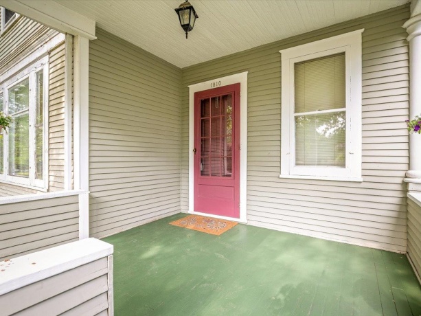 1810 Oxford, ROCKFORD, Illinois 61103, 4 Bedrooms Bedrooms, ,2 BathroomsBathrooms,House,For Sale,Oxford,202603342