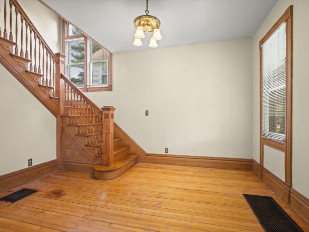 1810 Oxford, ROCKFORD, Illinois 61103, 4 Bedrooms Bedrooms, ,2 BathroomsBathrooms,House,For Sale,Oxford,202603342