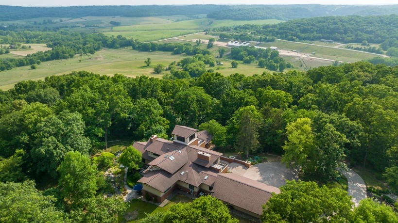 49 High Ridge, GALENA, Illinois 61036, 4 Bedrooms Bedrooms, ,3 BathroomsBathrooms,House,For Sale,High Ridge,202303784
