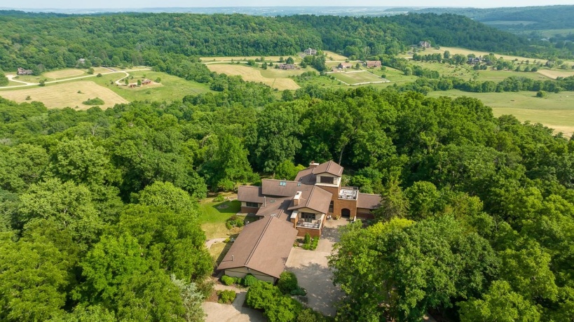 49 High Ridge, GALENA, Illinois 61036, 4 Bedrooms Bedrooms, ,3 BathroomsBathrooms,House,For Sale,High Ridge,202303784