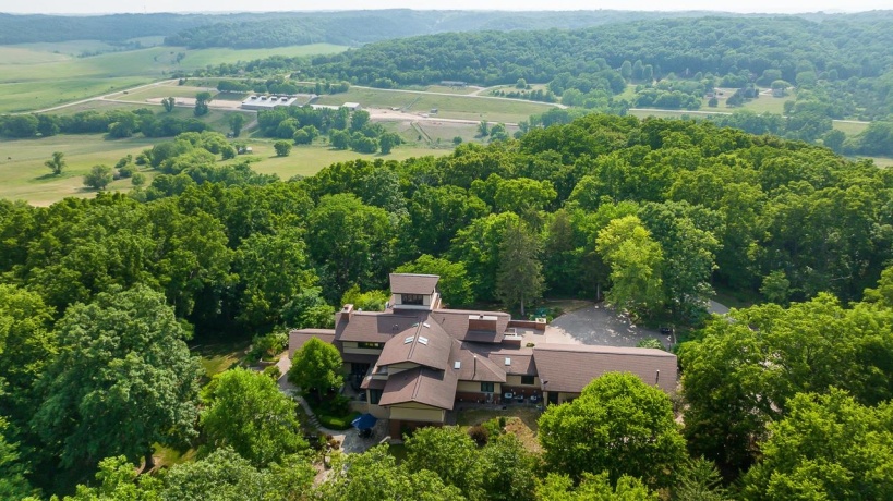 49 High Ridge, GALENA, Illinois 61036, 4 Bedrooms Bedrooms, ,3 BathroomsBathrooms,House,For Sale,High Ridge,202303784
