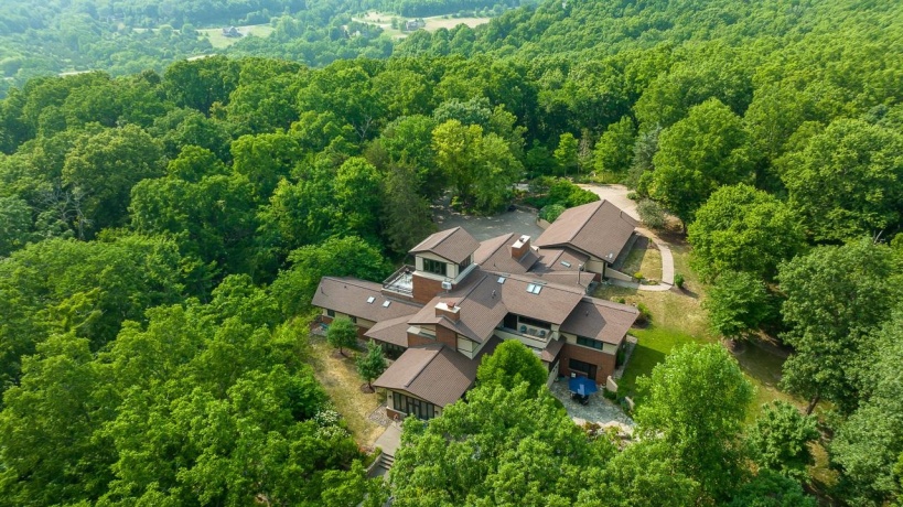 49 High Ridge, GALENA, Illinois 61036, 4 Bedrooms Bedrooms, ,3 BathroomsBathrooms,House,For Sale,High Ridge,202303784